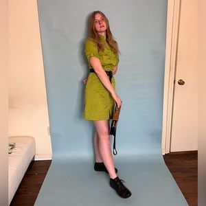 Lime green size 2 stretchy New York and company dress WITH POCKETS!!